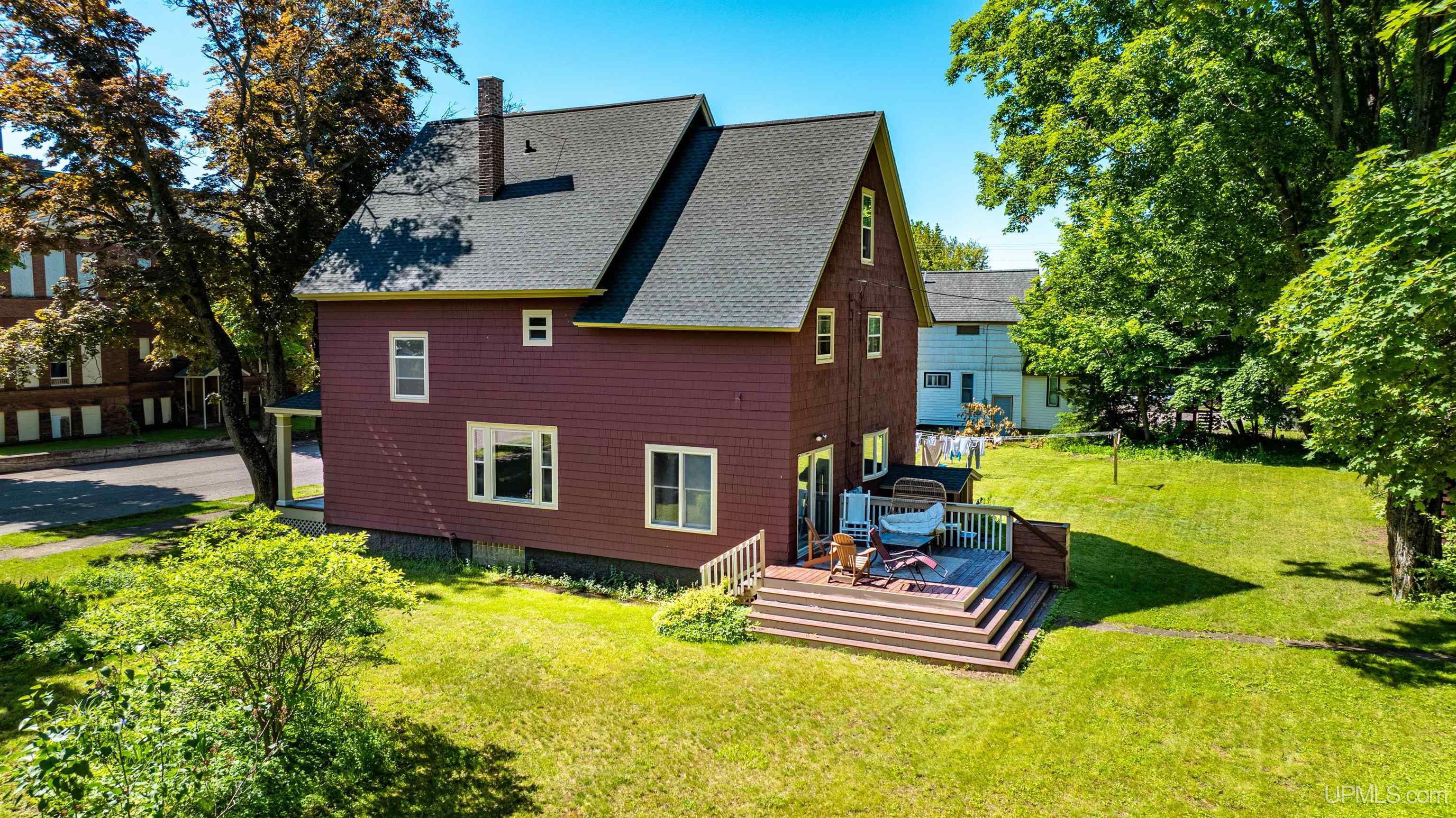 339 Pewabic Street Laurium, MI 49913 - Photo 5 of 91