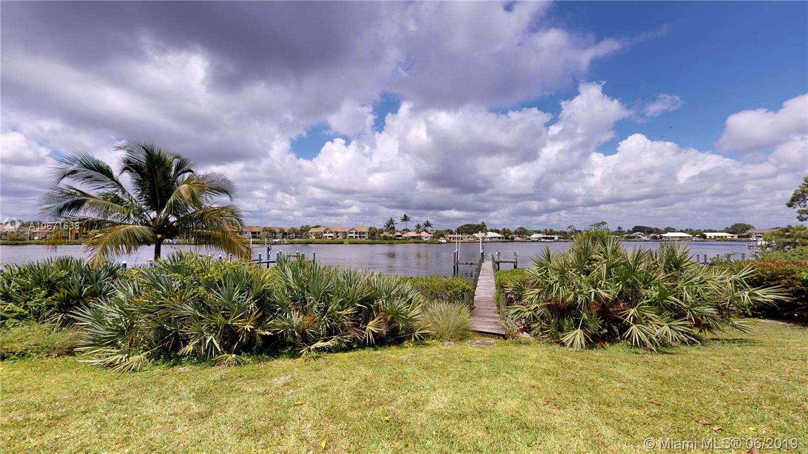 18980 Southeast County Line Road Tequesta, FL 33469 - Photo 5 of 54