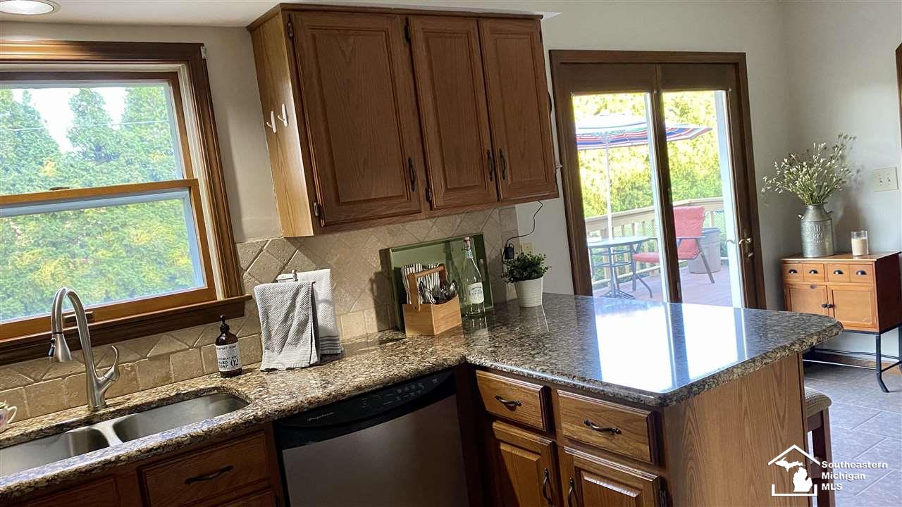 7520 Jackman Road Temperance, MI 48182 - Photo 9 of 37