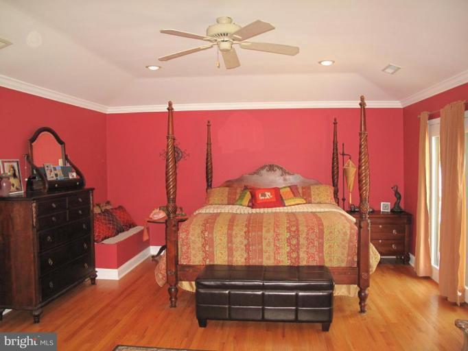 605 Academy Road Catonsville, MD 21229 - Photo 16 of 29 Master Bedroom