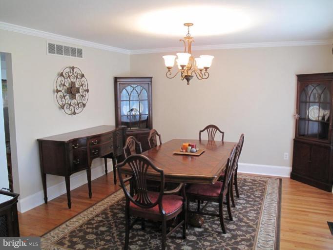 605 Academy Road Catonsville, MD 21229 - Photo 4 of 29 Dining Room