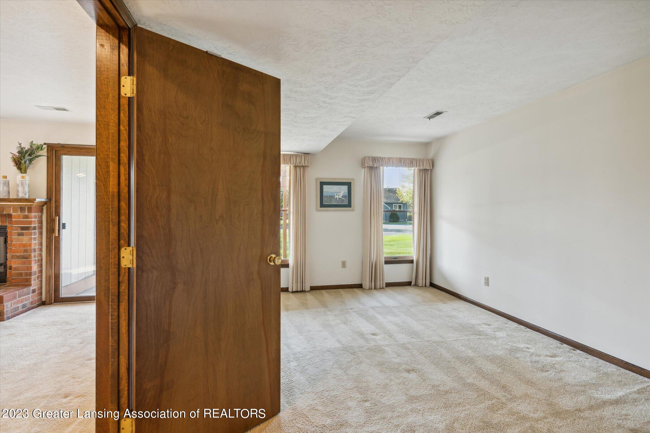 2017 Rendall Drive Jackson, MI 49201 - Photo 22 of 29 30-2017-Rendall-Dr-Jackson-MI-49201-Wind