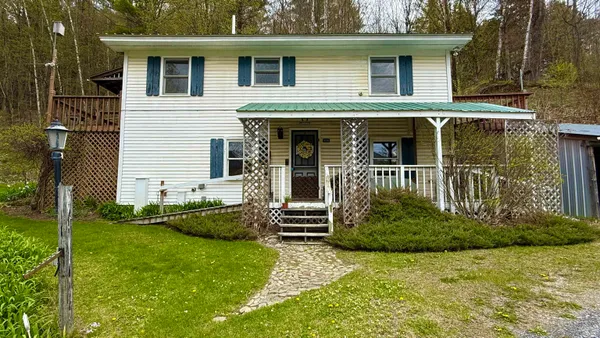 $275,000 | 806 Highway 15, Johnson, VT 05656