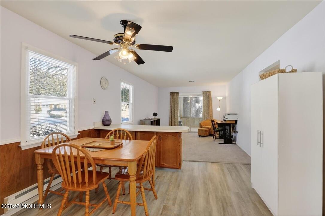 32 Abbey Road Brick, NJ 08723 - Photo 13 of 44 Kitchen/Family Room