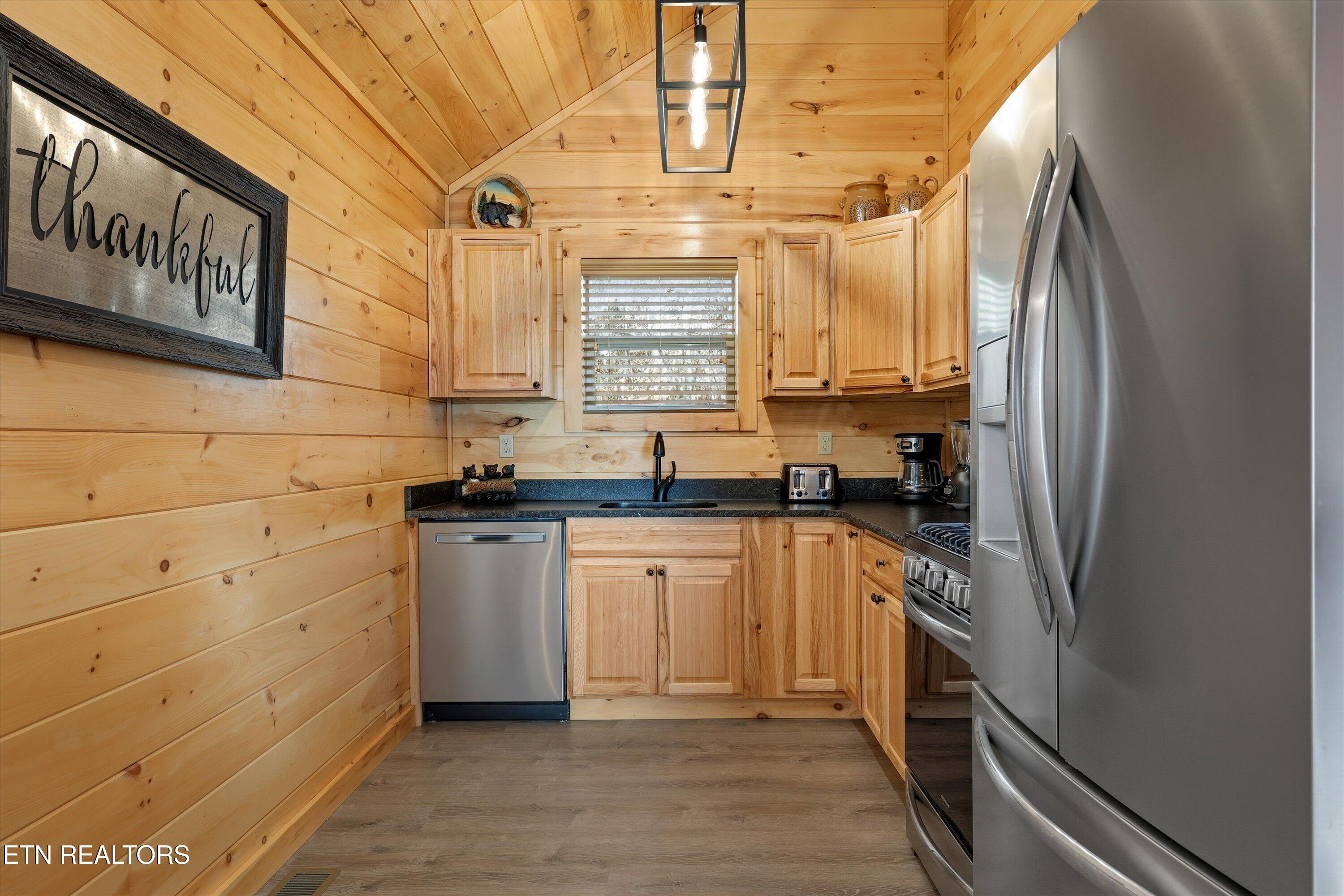 2395 Alpine Village Way Pigeon Forge, TN 37863 - Photo 12 of 29 18-2395 Alpine Village Way 21