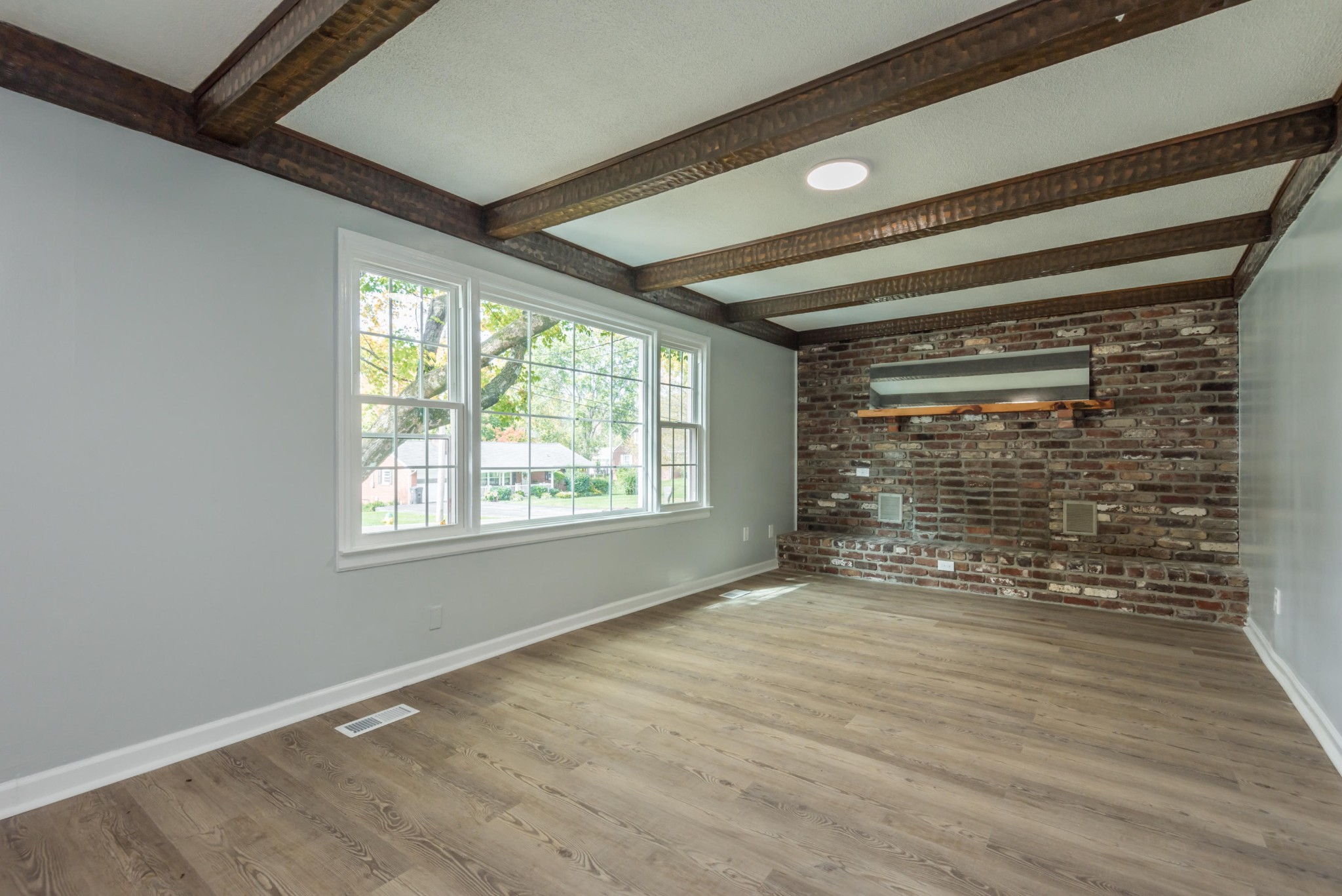 2217 Sanderson Road Knoxville, TN 37921 - Photo 3 of 32 Gallery Image 3
