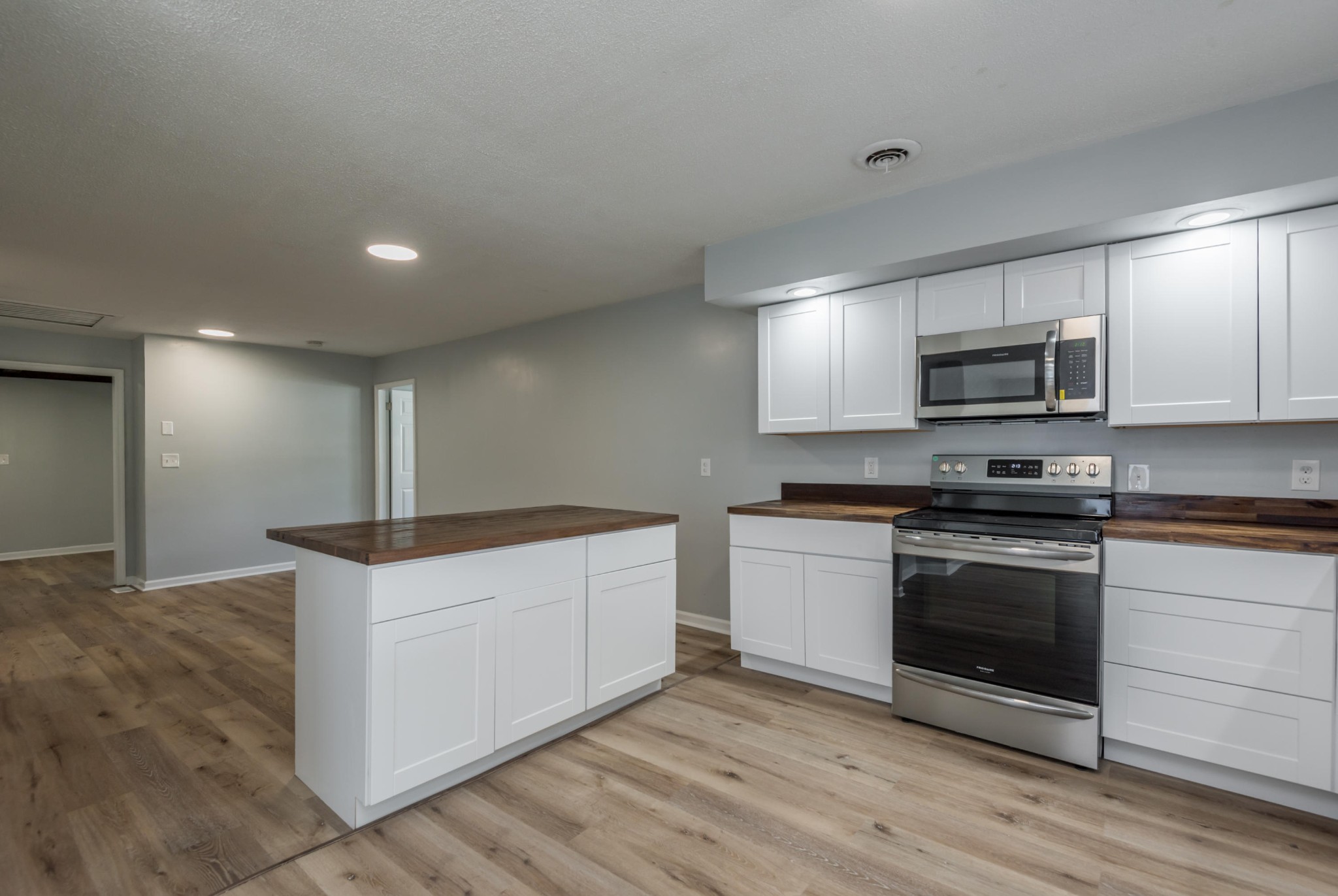 2217 Sanderson Road Knoxville, TN 37921 - Photo 6 of 32 Gallery Image 6