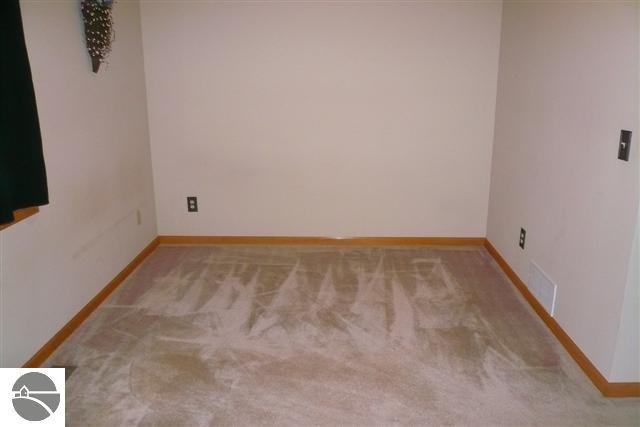 5217 Vinton Road Williamsburg, MI 49690 - Photo 12 of 15 1721388-11.JPG