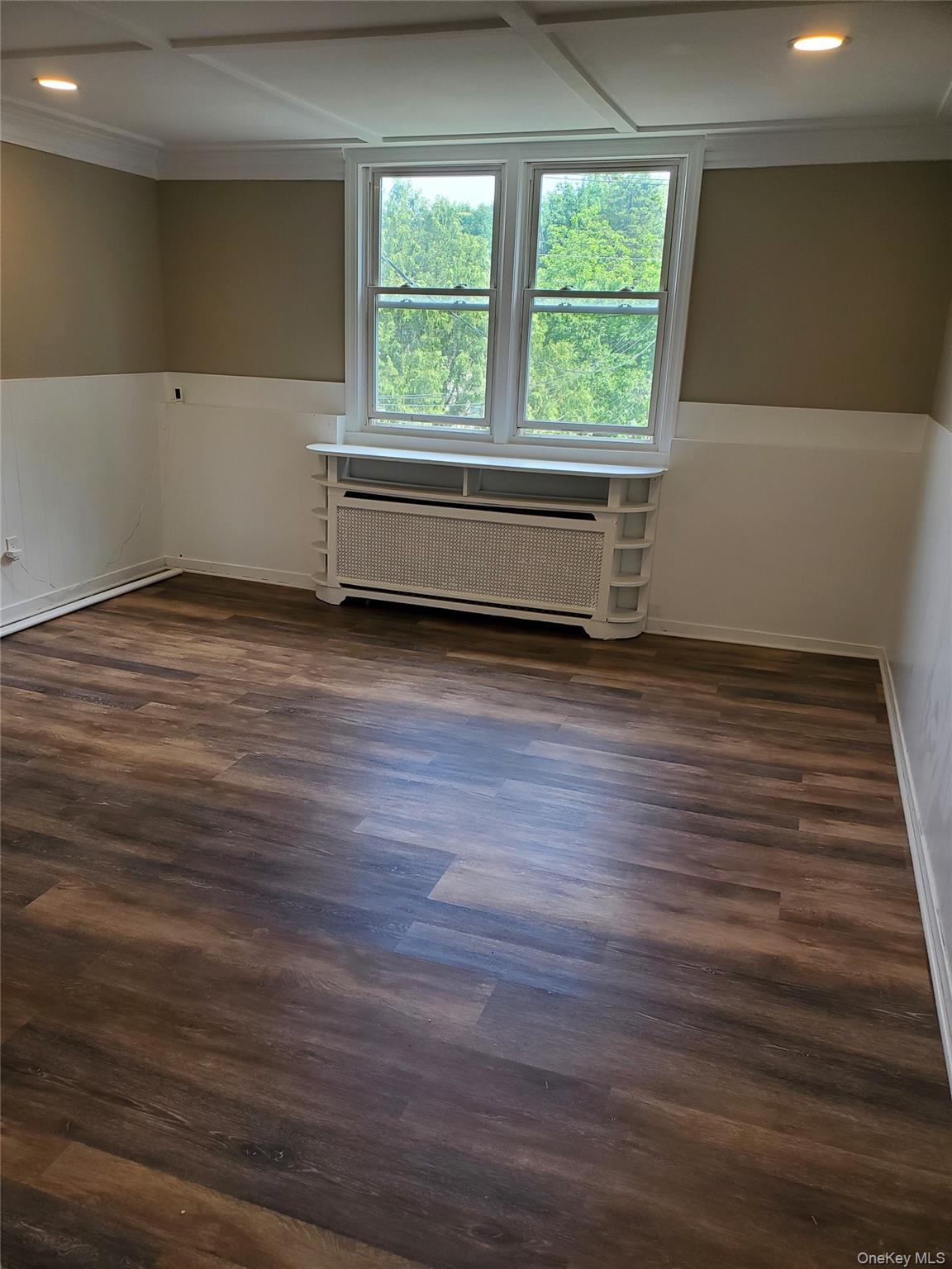 37 Maplewood Road, Unit 4 Huntington Station, NY 11746 - Photo 2 of 9