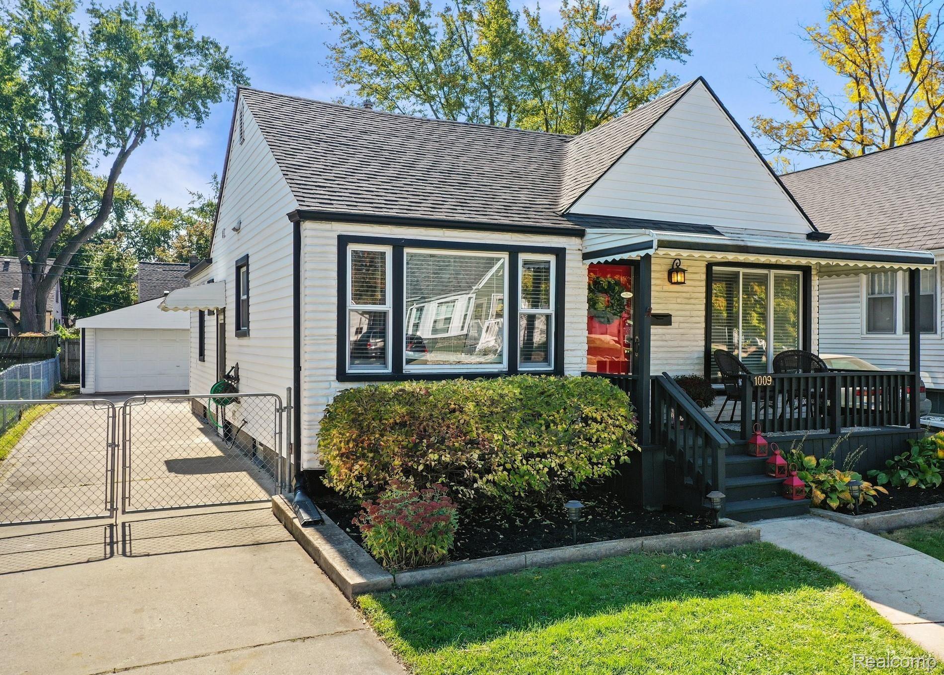 1009 Cambridge Road Berkley, MI 48072 - Photo 2 of 25 Front Exterior Additional View.jpg