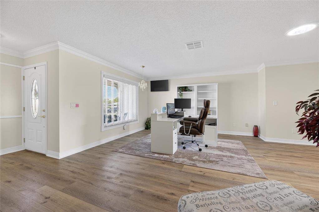 108 Whitetail Court Sun City Center, FL 33573 - Photo 5 of 44