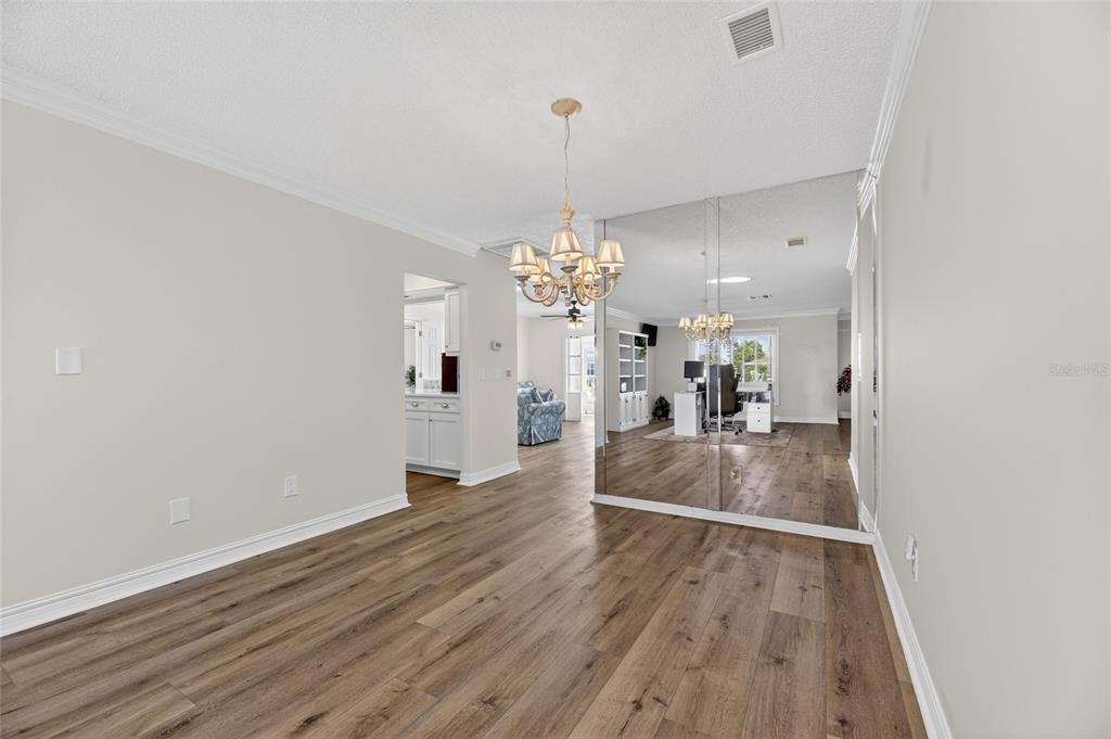 108 Whitetail Court Sun City Center, FL 33573 - Photo 7 of 44