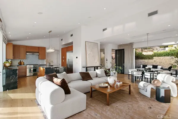 $9,500,000 | 420 Emerald Bay, Laguna Beach, CA 92651