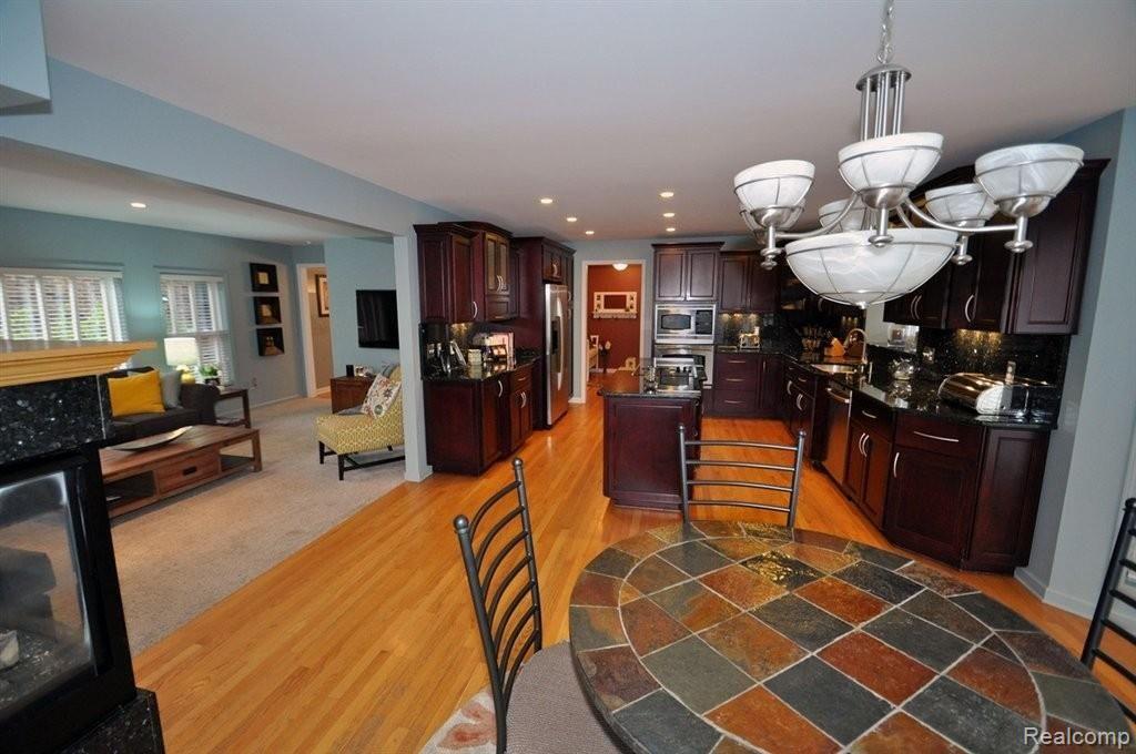 850 Lincoln Road Grosse Pointe, MI 48230 - Photo 14 of 41 12 (Copy).jpg