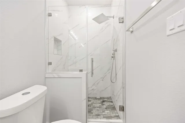 $384,999 | 4923 Golden Forest Drive, Houston, TX 77091