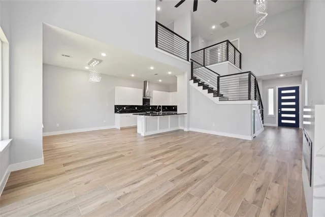 $384,999 | 4923 Golden Forest Drive, Houston, TX 77091