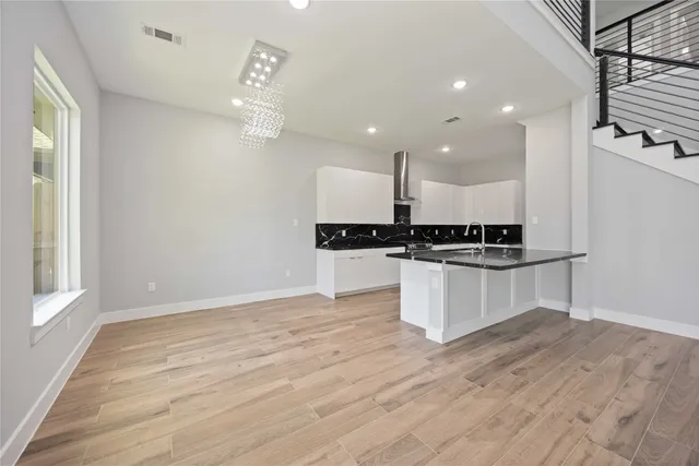 $384,999 | 4923 Golden Forest Drive, Houston, TX 77091