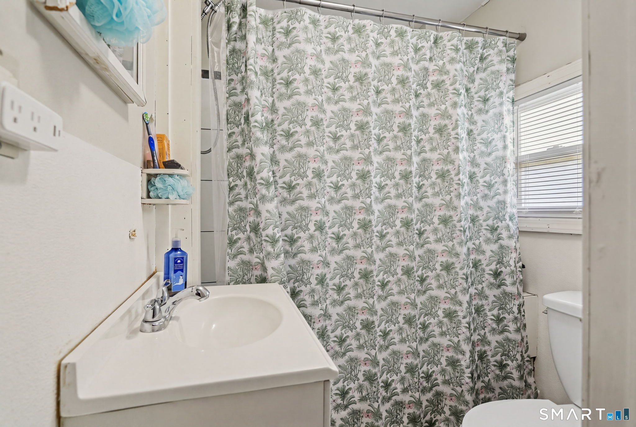 178 Linen Avenue Bridgeport, CT 06604 - Photo 15 of 29