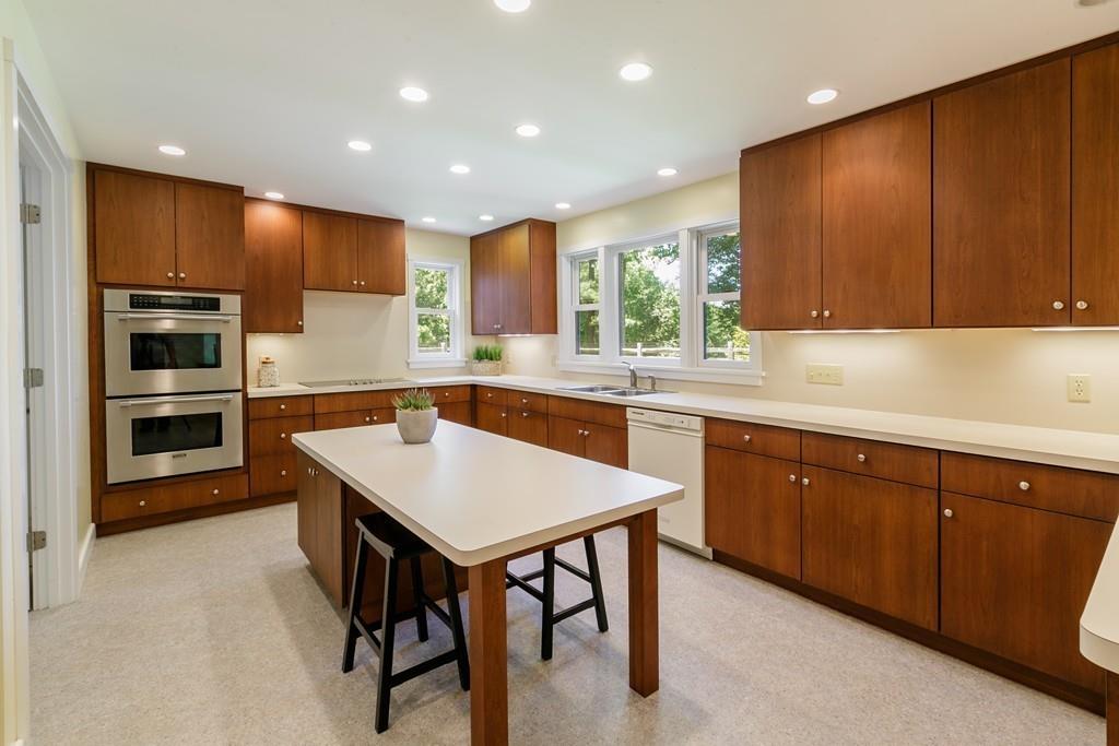 555 Hugh Cargill Road Concord, MA 01742 - Photo 12 of 41 Gallery Image 12