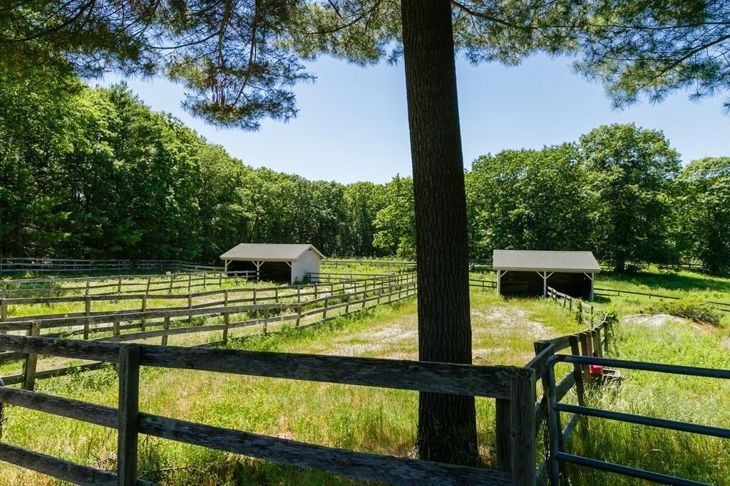 555 Hugh Cargill Road Concord, MA 01742 - Photo 31 of 41 Gallery Image 31