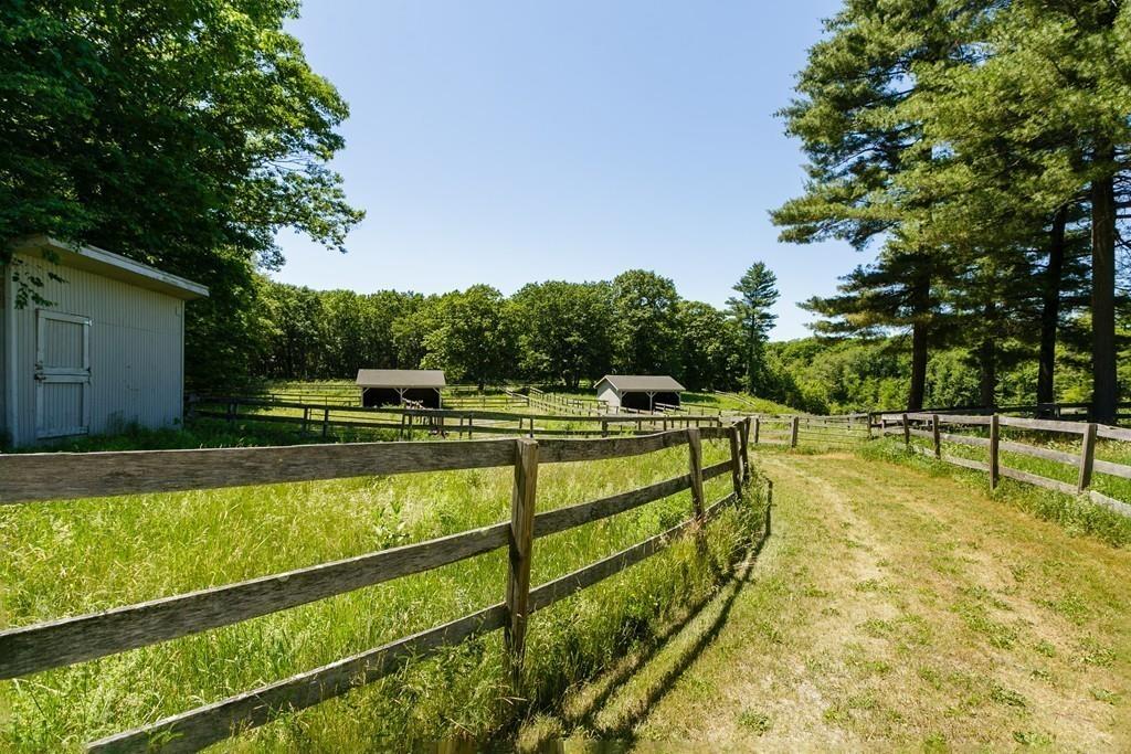 555 Hugh Cargill Road Concord, MA 01742 - Photo 32 of 41 Gallery Image 32