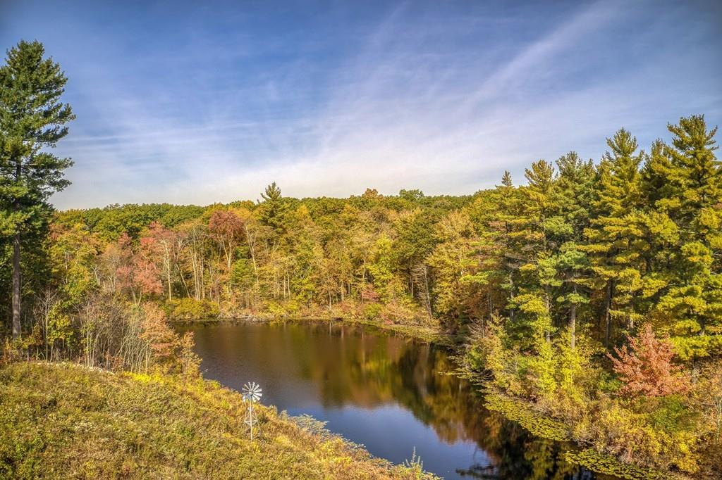 555 Hugh Cargill Road Concord, MA 01742 - Photo 5 of 41 Gallery Image 5