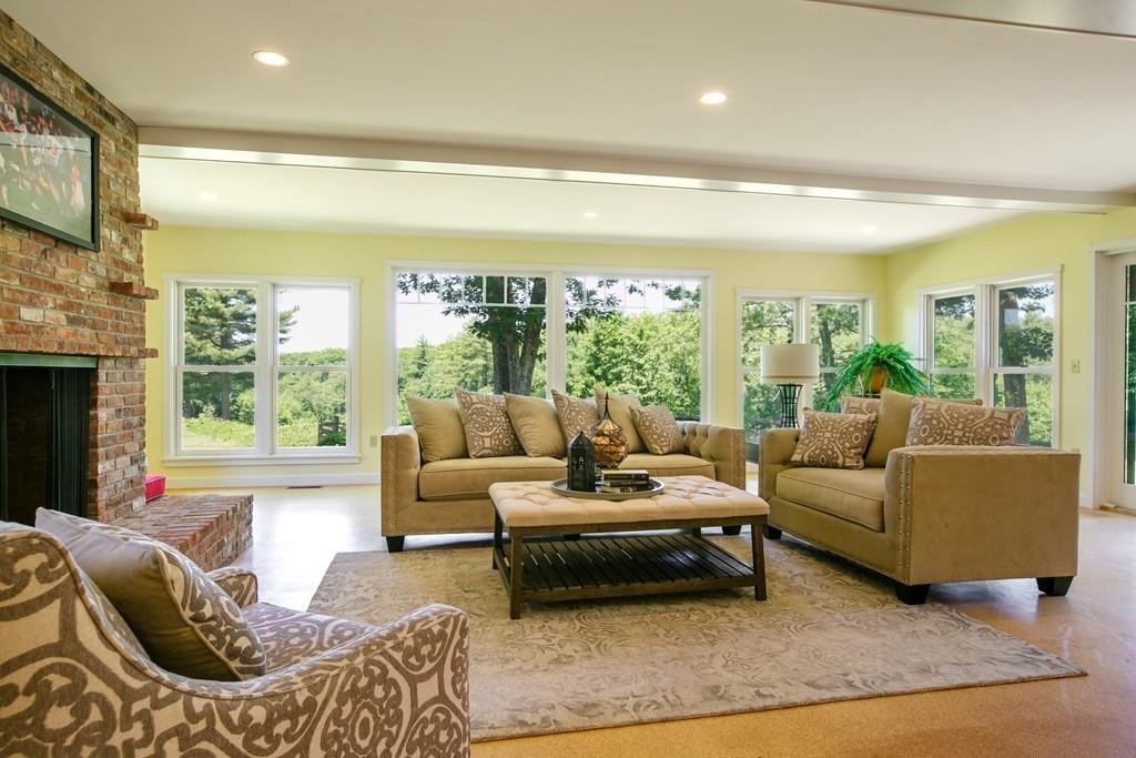 555 Hugh Cargill Road Concord, MA 01742 - Photo 8 of 41 Gallery Image 8