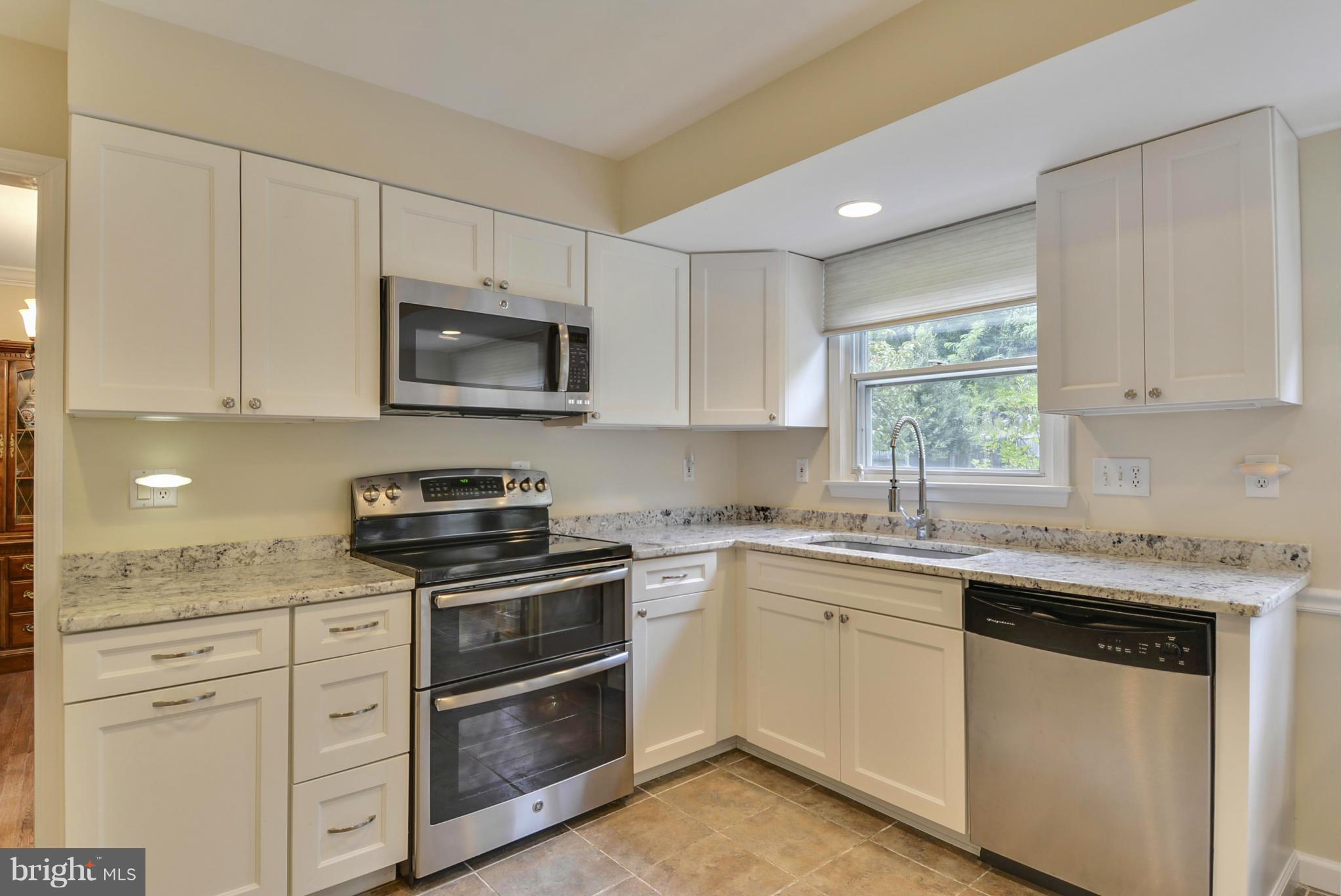 21 Stonegate Drive Silver Spring, MD 20905 - Photo 7 of 28 Kitchen