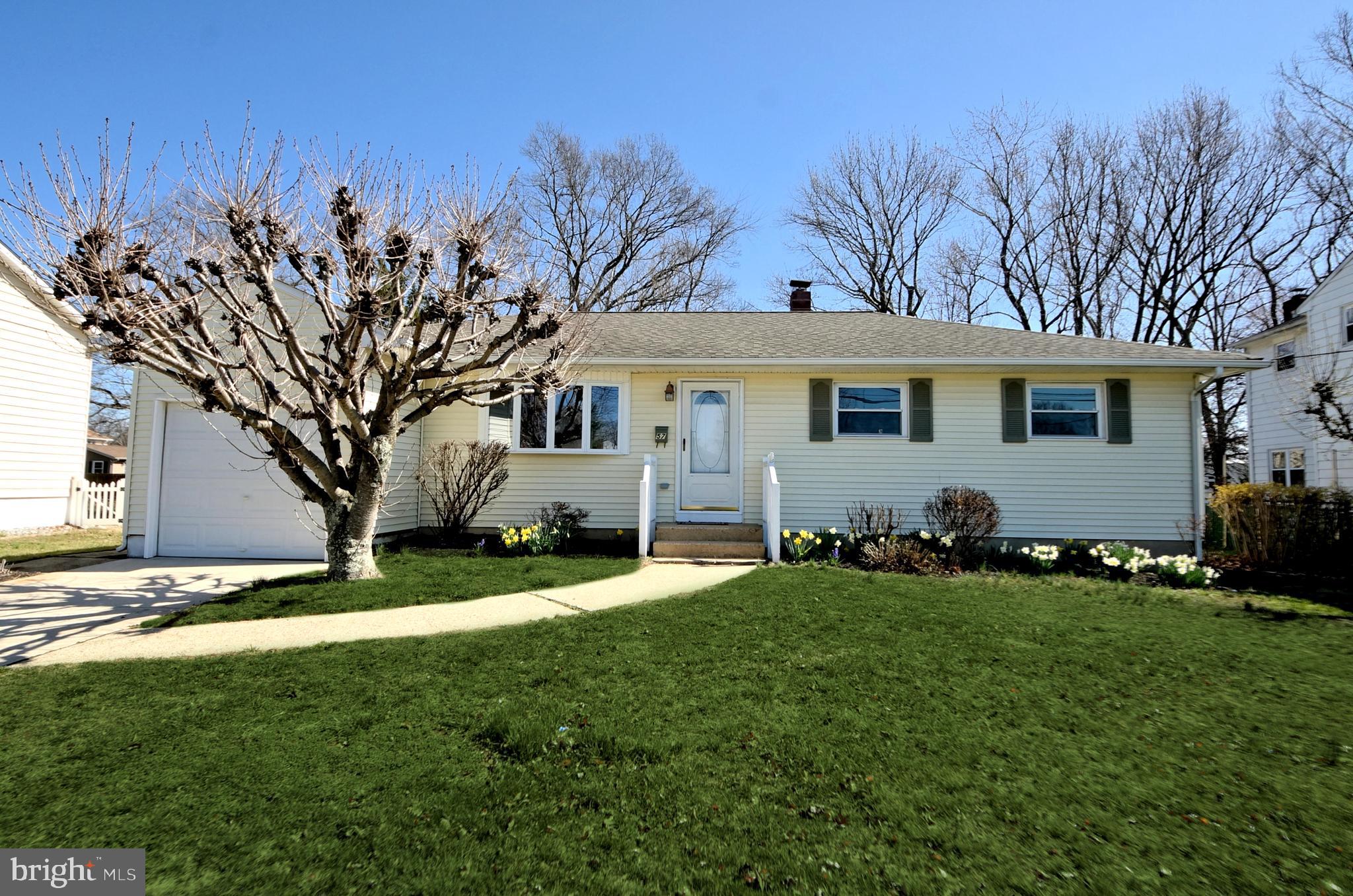 57 Endicott Road Hamilton, NJ 08690 - Photo 2 of 44