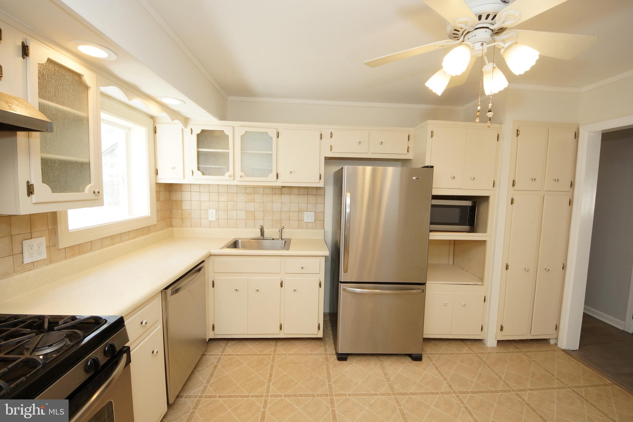57 Endicott Road Hamilton, NJ 08690 - Photo 14 of 44