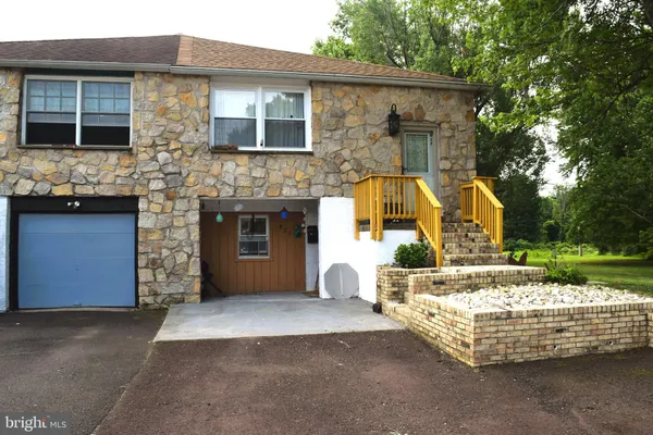 $385,000 | 827 Pennbrook Avenue, Lansdale, PA 19446
