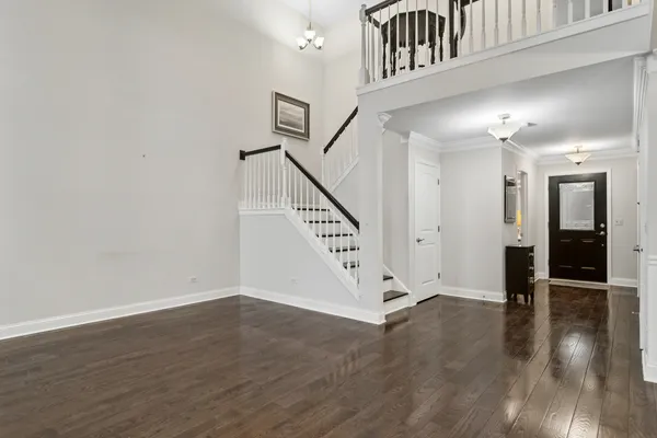 $425,000 | 659 North Walden Drive, Palatine, IL 60067