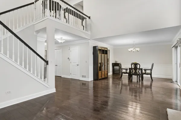 $425,000 | 659 North Walden Drive, Palatine, IL 60067