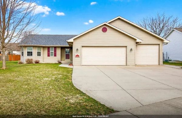 $399,900 | 343 Dakota Lee Way, Omro, WI 54963
