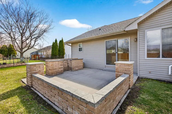 $399,900 | 343 Dakota Lee Way, Omro, WI 54963