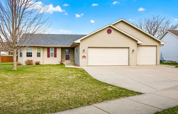 $399,900 | 343 Dakota Lee Way, Omro, WI 54963