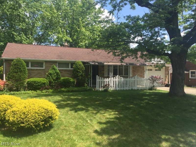 194 Oneida Avenue Northwest Canton, OH 44708 - Photo 1 of 8 Gallery Image 1