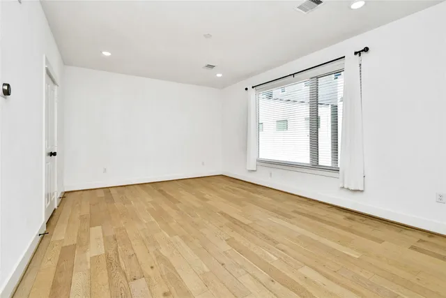 $3,300 | 208 North York Street, Unit B, Houston, TX 77003