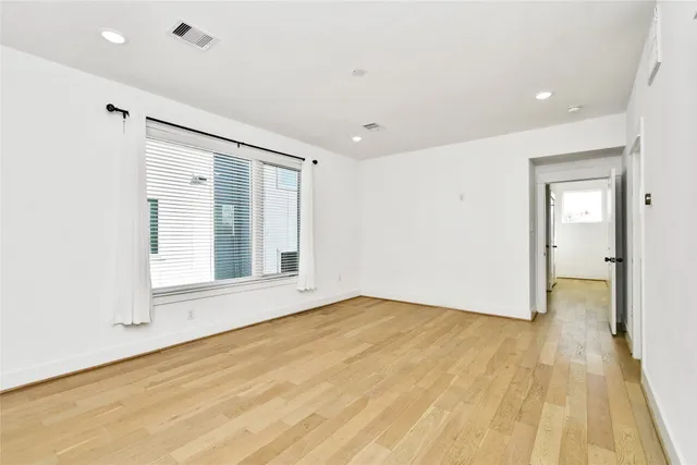 $3,300 | 208 North York Street, Unit B, Houston, TX 77003