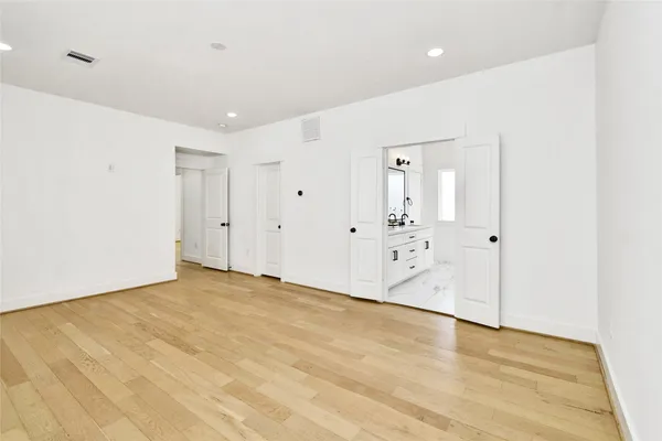 $3,300 | 208 North York Street, Unit B, Houston, TX 77003