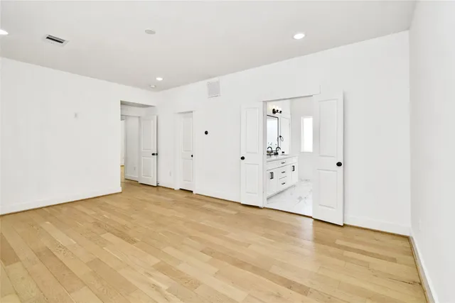 $3,300 | 208 North York Street, Unit B, Houston, TX 77003