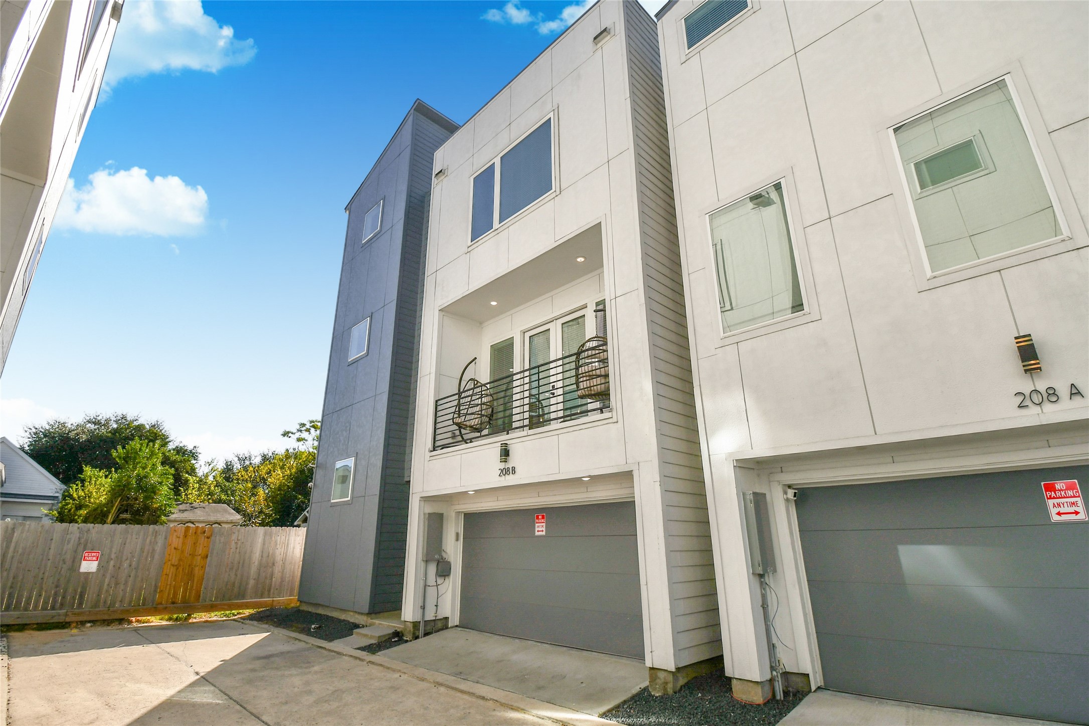 208 North York Street, Unit B Houston, TX 77003 - Photo 2 of 32