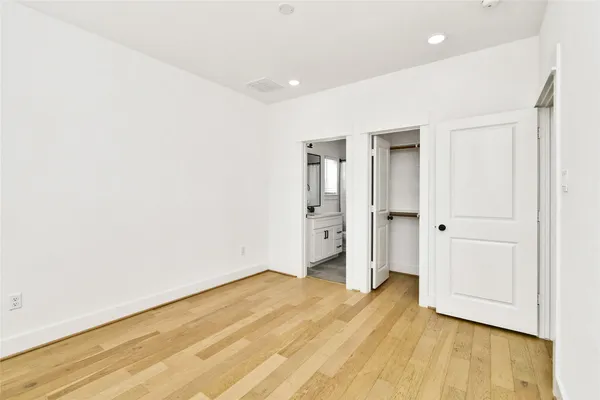 $3,300 | 208 North York Street, Unit B, Houston, TX 77003