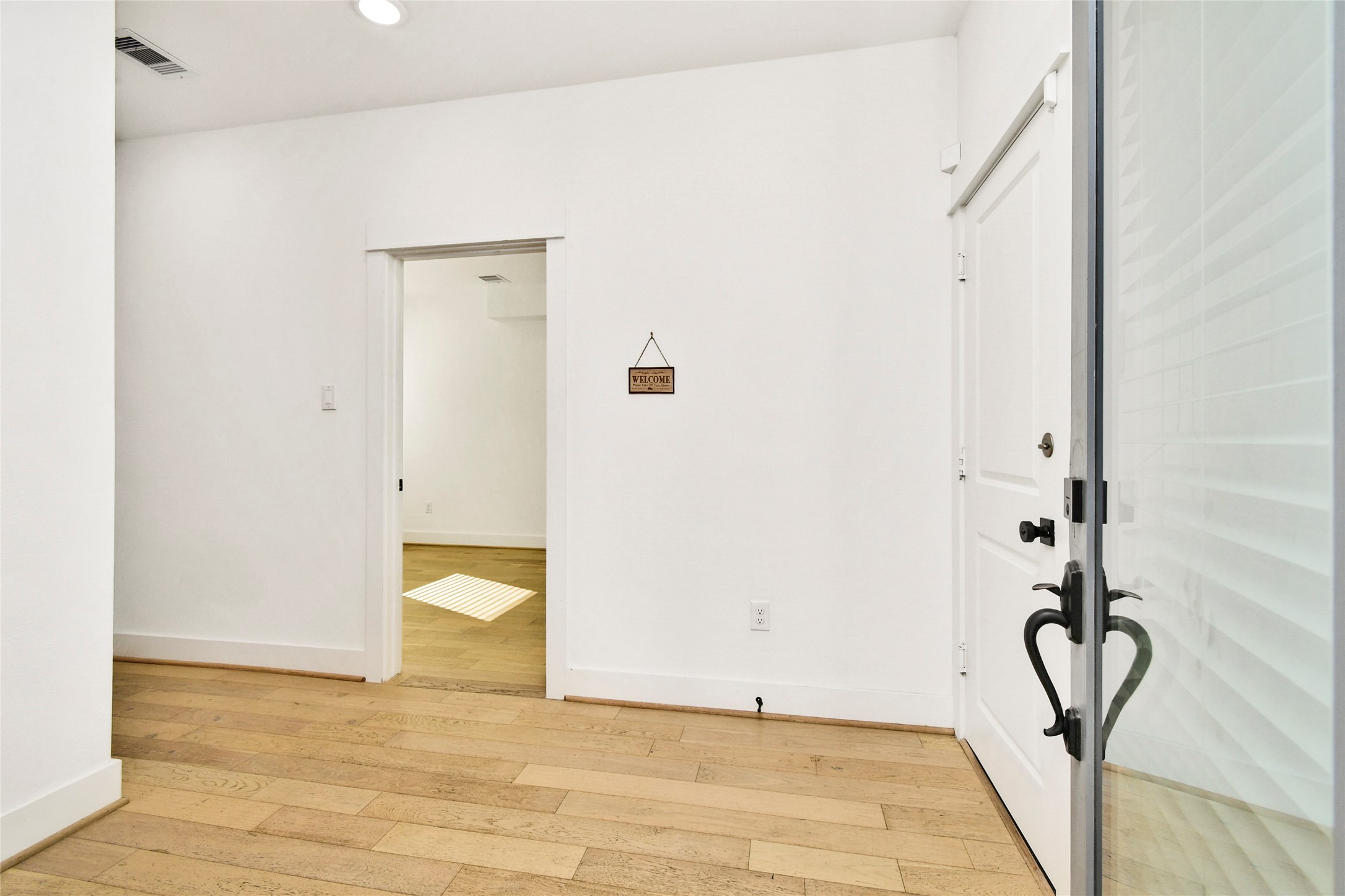 208 North York Street, Unit B Houston, TX 77003 - Photo 3 of 32