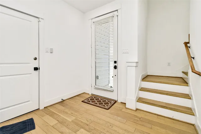 $3,300 | 208 North York Street, Unit B, Houston, TX 77003