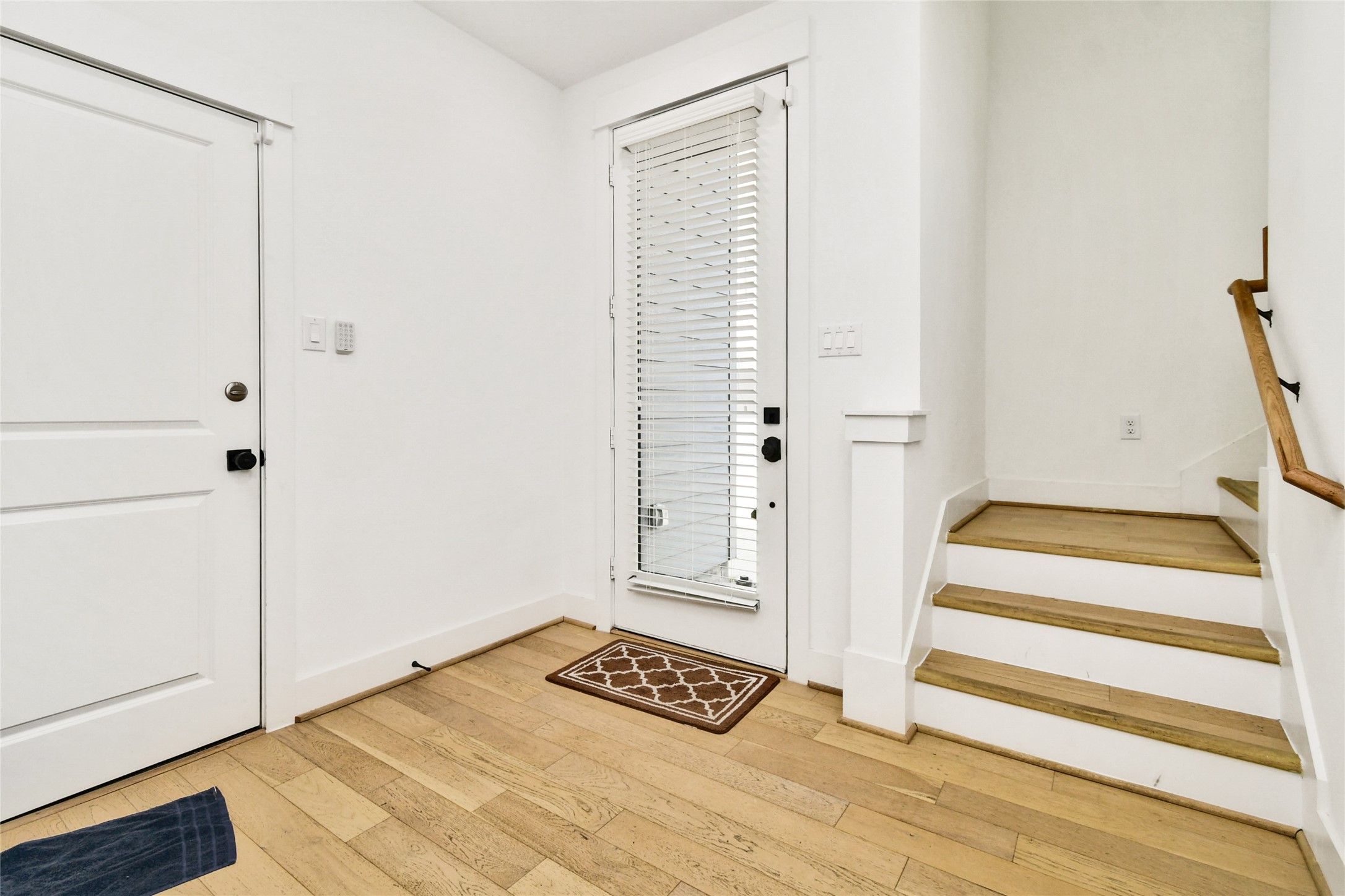 208 North York Street, Unit B Houston, TX 77003 - Photo 7 of 32