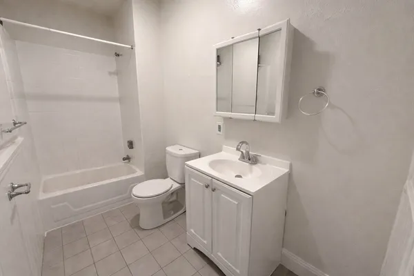 $2,500 | 765 Broadway, Unit 4, Everett, MA 02149