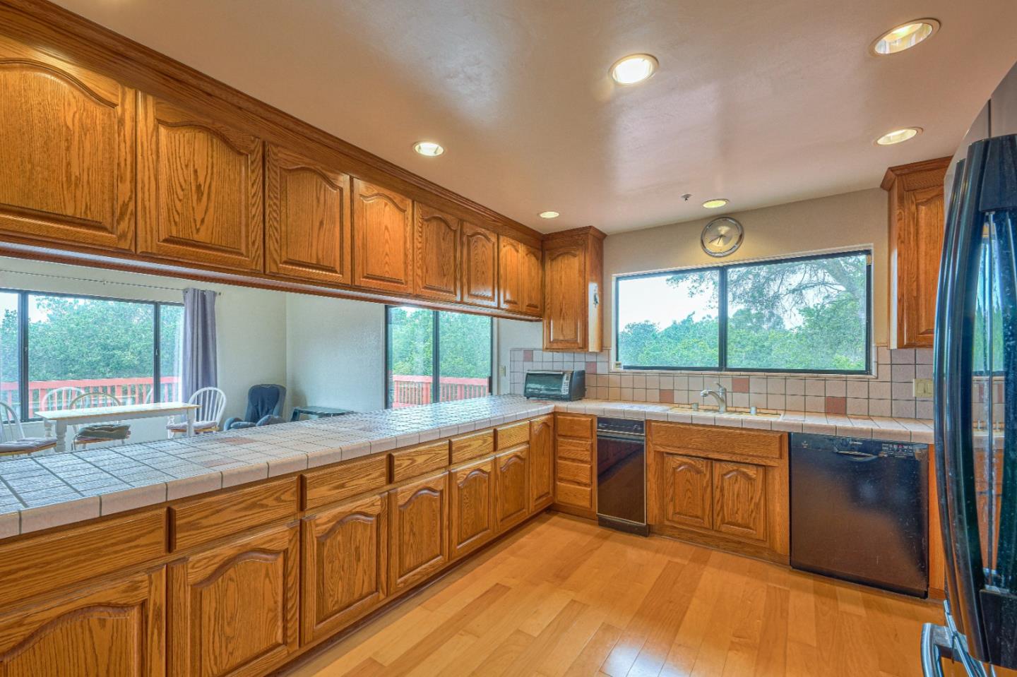 452 Echo Valley Road Salinas, CA 93907 - Photo 11 of 26 Gallery Image 11