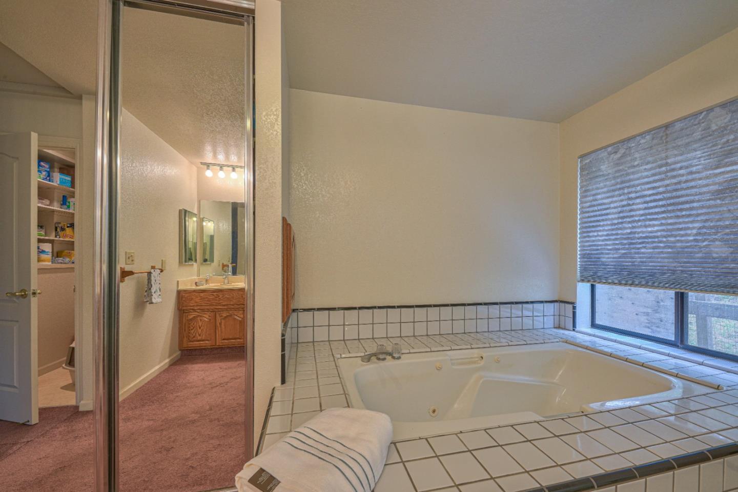 452 Echo Valley Road Salinas, CA 93907 - Photo 20 of 26 Gallery Image 20