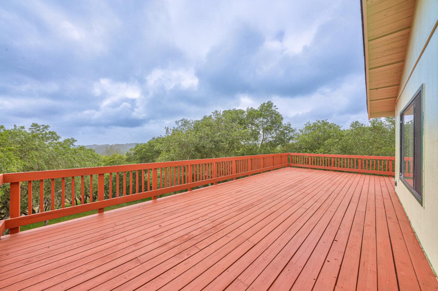452 Echo Valley Road Salinas, CA 93907 - Photo 6 of 26 Gallery Image 6